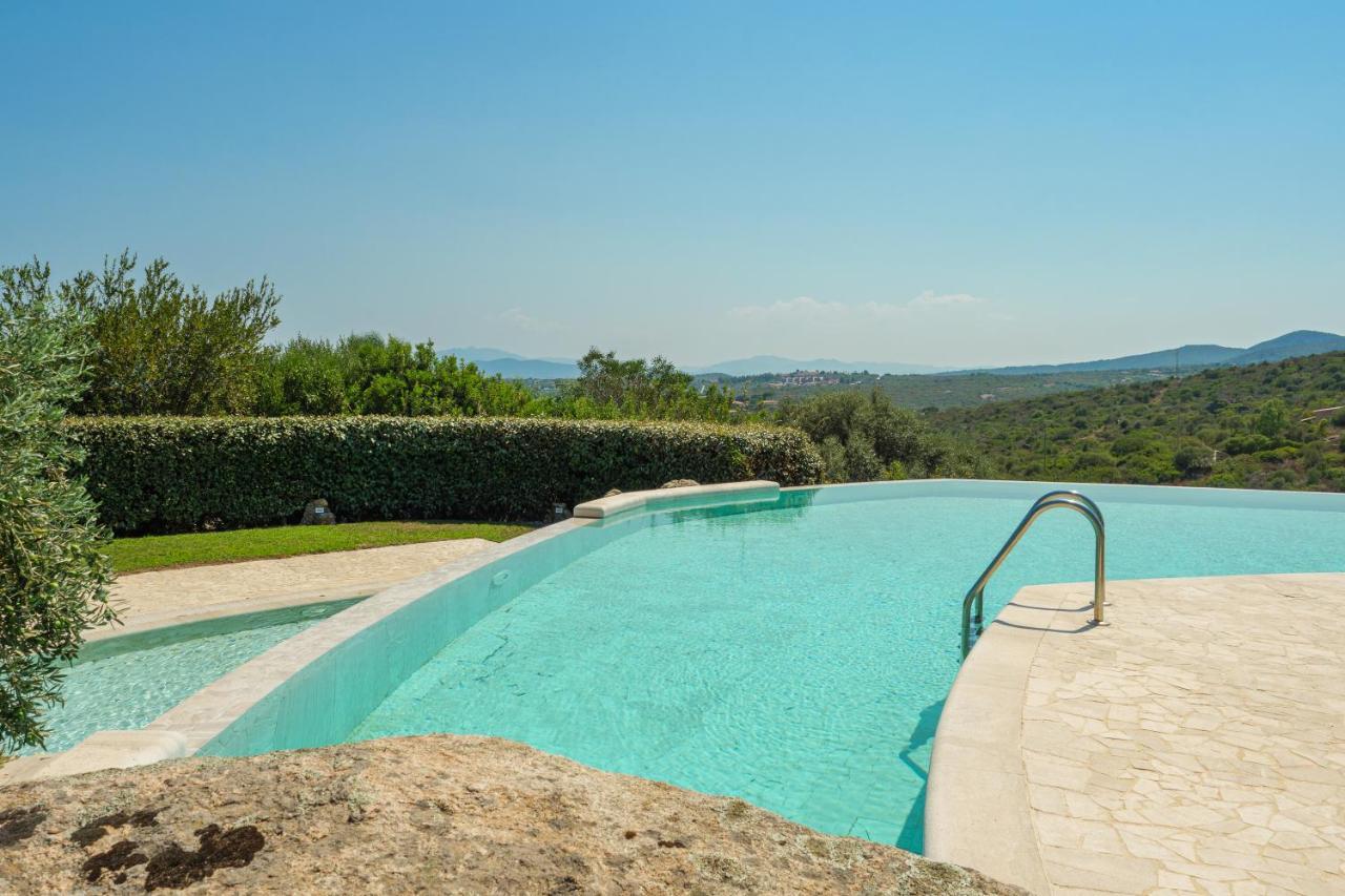 Villetta D'Arancia - Sherdenia Luxury Apartments Маринела Екстериор снимка